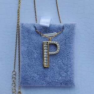 Initial necklace P